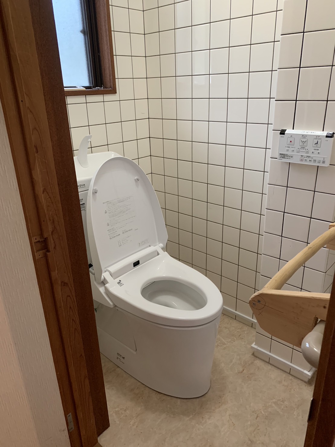 トイレ交換＋床やり替え